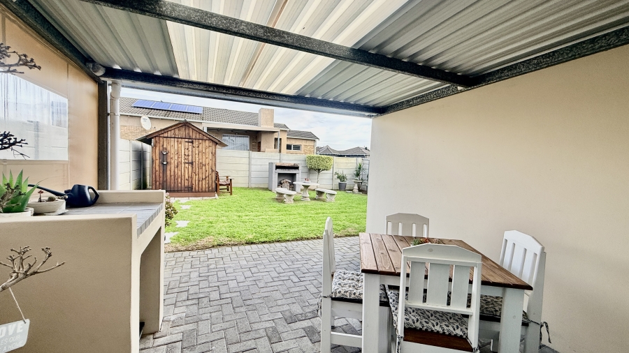 2 Bedroom Property for Sale in Parsonsvlei Eastern Cape